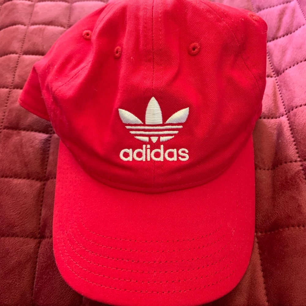 Red Adidas hat! ♥️